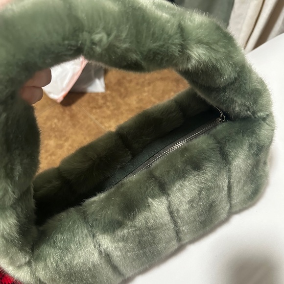 Marei 1998 pampas green faux fur handbag - Picture 3 of 11